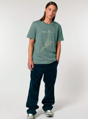 Tshirt homme manche courte en coton biologique de couleur vert jade avec un dessin représentant une baleine avec des motifs polynésiens en sérigraphie de couleur beige.