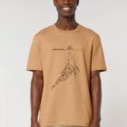 Tshirt homme manche courte en coton biologique de couleur noisette avec un dessin représentant une baleine avec des motifs polynésiens en sérigraphie de couleur marron.