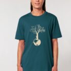 Tshirt homme manche courte couleur bleu ardoise avec le dessin d'un arbre sur une planète et sérigraphie de couleur beige.