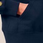 Veste femme en coton biologique de couleur bleu marine.