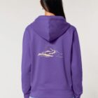 Veste sweat pour homme et femme en coton biologique de couleur mauve avec un dessin de montagne dans le dos et une inscription noté silence de sérigraphie beige.