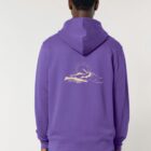 Veste sweat pour homme et femme en coton biologique de couleur mauve avec un dessin de montagne dans le dos et une inscription noté silence de sérigraphie beige.