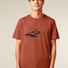 Tshirt homme manche courte en coton biologique couleur terracotta avec le dessin d'une montagne et inscrit silence de sérigraphie noir