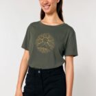Tshirt femme manche courte coton biologique couleur kaki avec le dessin d'un bouddha sur des racines et entouré de branches d'arbre, la sérigraphie est de couleur doré.