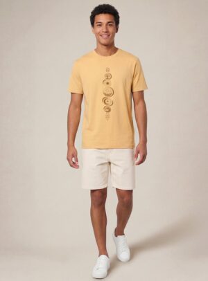 Tshirt homme manche courte couleur jaune blé avec le dessin de chaque élément de la nature, la sérigraphie est de couleur marron.