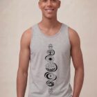 Débardeur bio homme couleur gris chiné avec le dessin de chaque élément de la nature, la sérigraphie est de couleur noir.