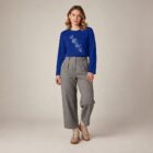 T-shirt femme à manche longue en coton biologique couleur bleu roi avec un dessin des cinq éléments, sérigraphie de couleur argenté.